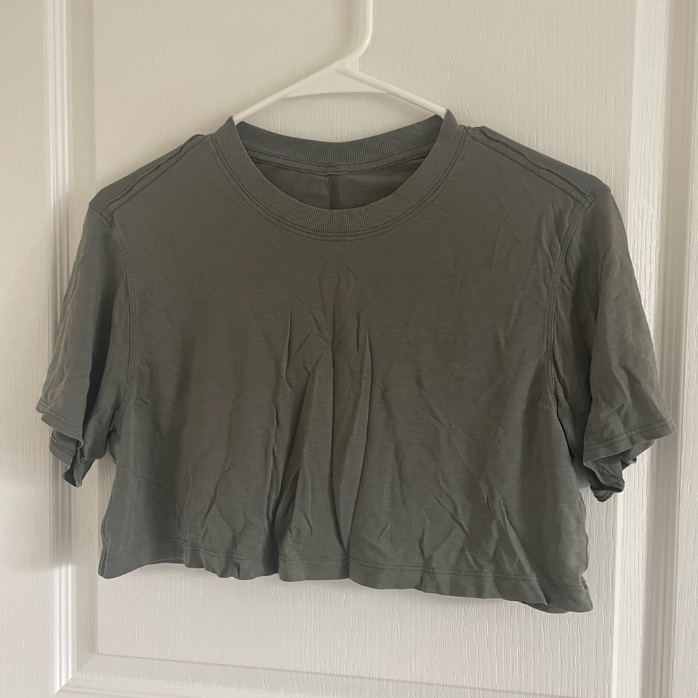 Lululemon All Yours Cropped T-shirt Sz 4 olive green